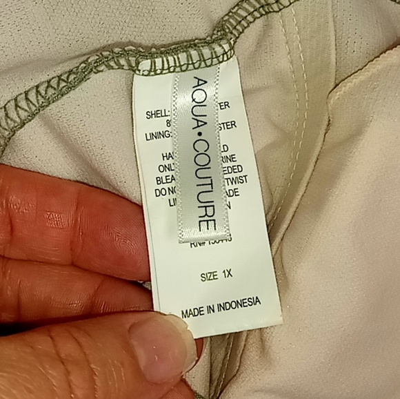 Aqua Couture Women's Size 1X Olive Green Ribbed One Piece Swim Suit Beachy - Picture 6 of 9